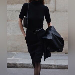 Banana Republic Black Short Sleeve Tee